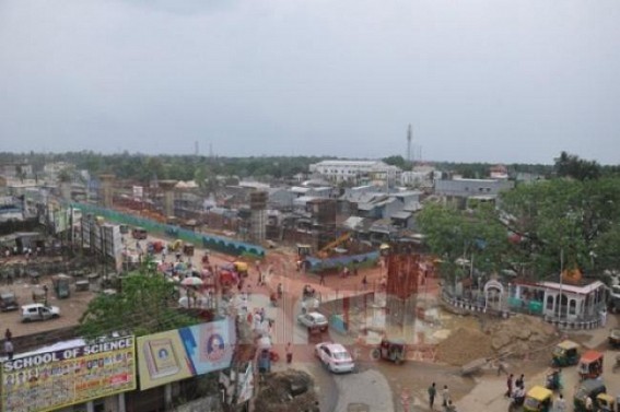 Unorganised dumping of construction material posing problem to the common people along the road, Double lane work progressing at snail pace, authority silent Unorganised dumping of construction material posing problem to the common people along the road, Double lane work progressing at snail pace, authority silent